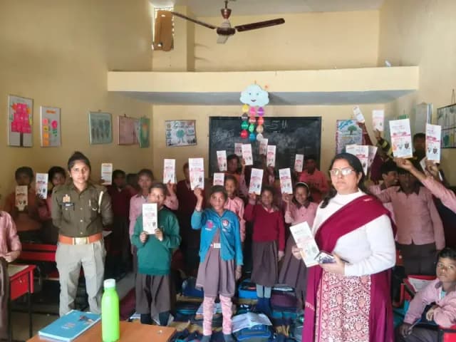 Mission Shakti 5.0: सोनभद्र में पुलिस की खास पहल, महिलाओं-बालिकाओं को सुरक्षा और साइबर बचाव का ‘सुरक्षा मंत्र’